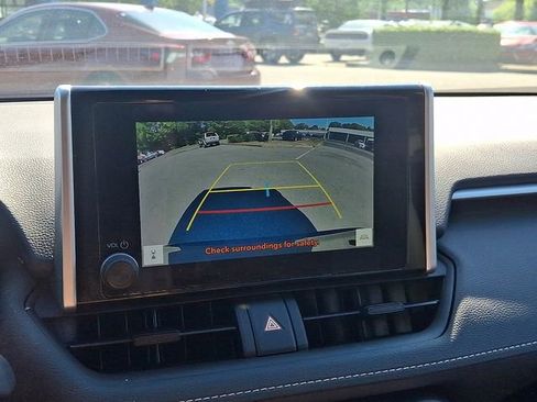 Used 2025 Toyota RAV4 XLE AWD/4WD image 20