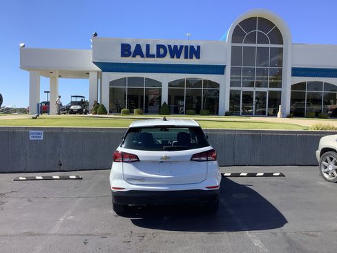 Used 2023 Chevrolet Equinox LS image 6