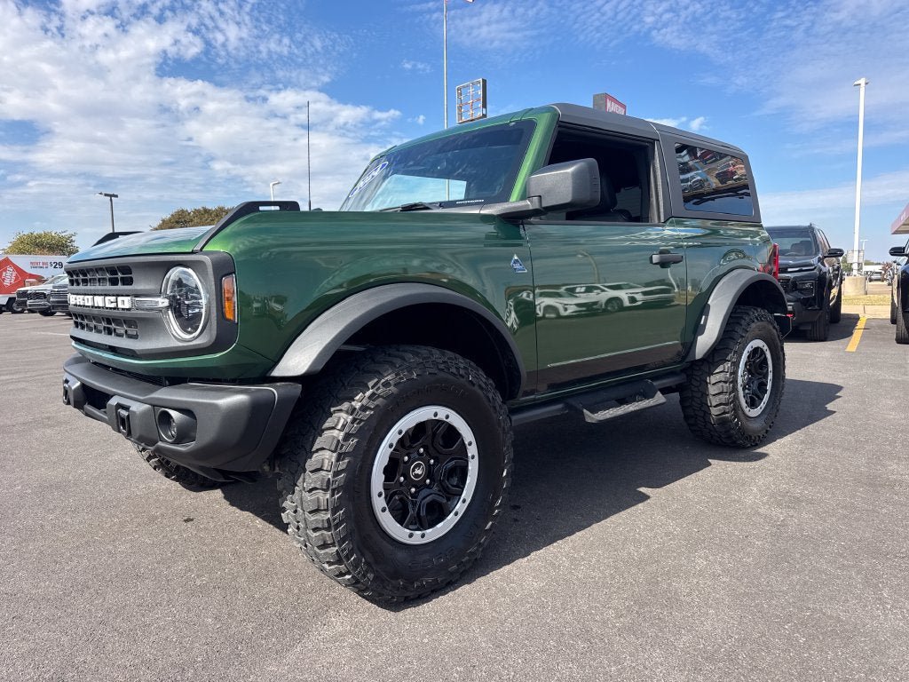 Used 2024 Ford Bronco Black Diamond w/ Sasquatch Package AWD/4WD image 2