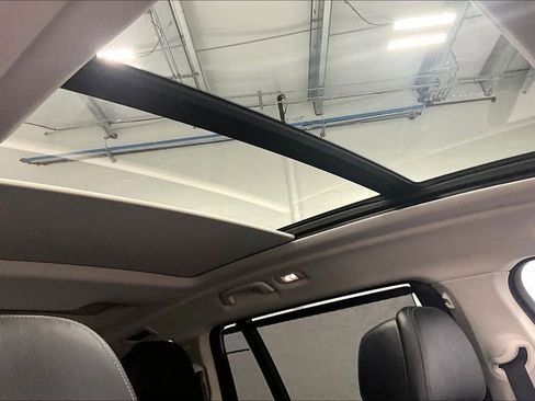 Used 2021 BMW X7 xDrive40i w/ Premium Package image 17