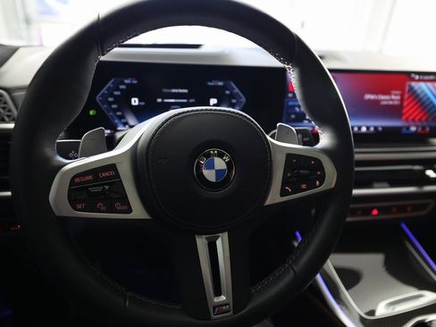 Used 2025 BMW X7 M60i w/ Executive Package image 21