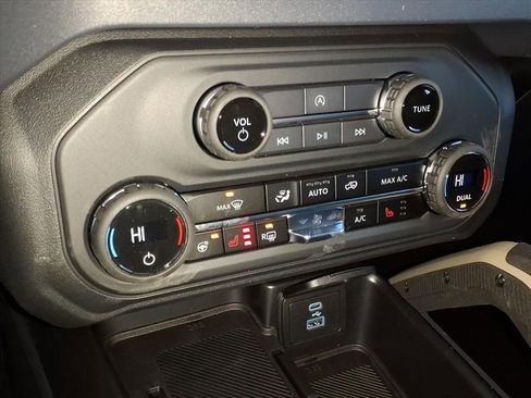 New 2025 Ford Bronco Badlands w/ Sasquatch Package image 21