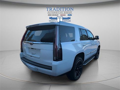 Used 2020 Cadillac Escalade Luxury image 5