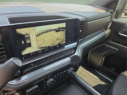Certified 2025 Chevrolet Silverado 2500 High Country w/ Technology Package AWD/4WD image 8