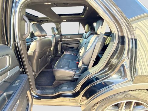 Used 2018 Ford Explorer Sport AWD/4WD image 24