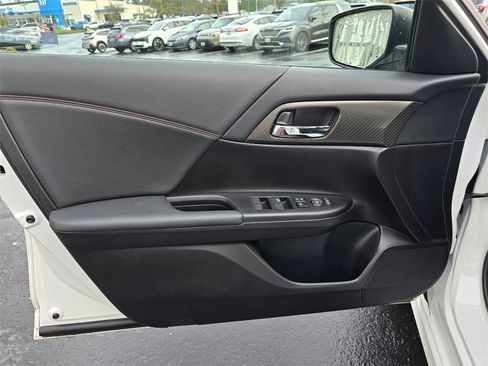 Used 2017 Honda Accord Sport Special Edition image 7