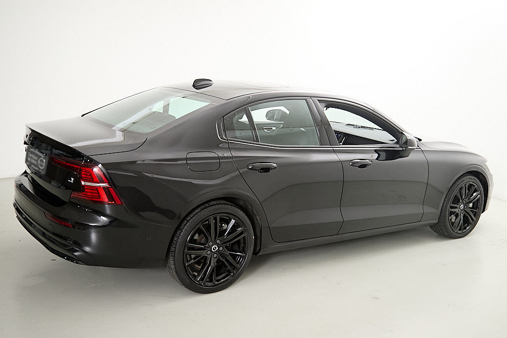 Certified 2024 Volvo S60 T8 Ultimate w/ Climate Package AWD/4WD image 9