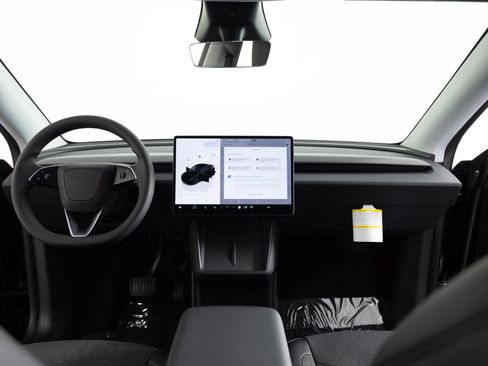 Used 2026 Tesla Model Y AWD image 33