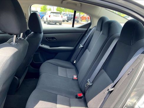 Used 2024 Nissan Sentra SV FWD image 11