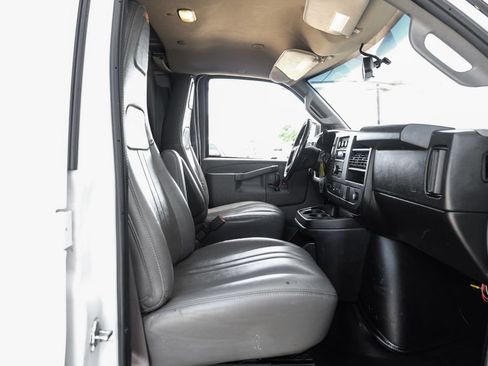 Used 2021 Chevrolet Express 3500 w/ Driver Convenience Package RWD image 32