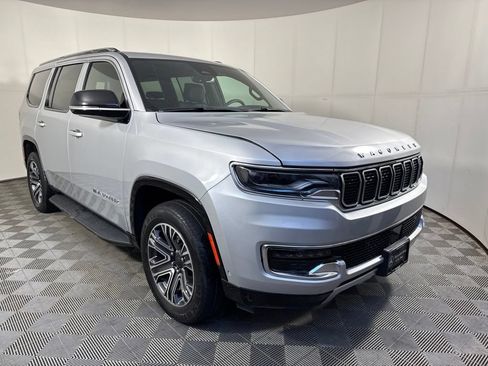 Used 2024 Jeep Wagoneer Series II w/ Flexible Seating Group AWD/4WD image 10