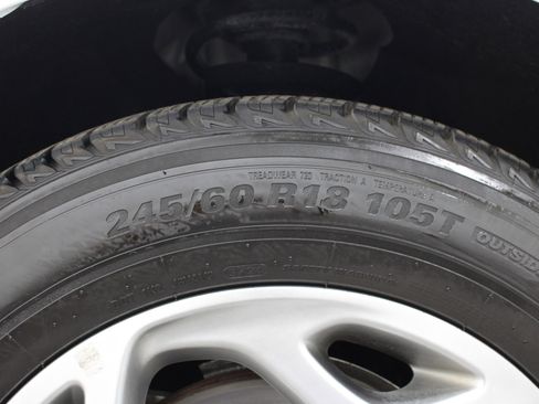 Used 2023 Chrysler Pacifica Limited FWD image 39