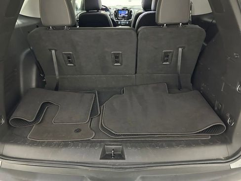 Used 2021 Chevrolet Traverse LT w/ LT Premium Package FWD image 30