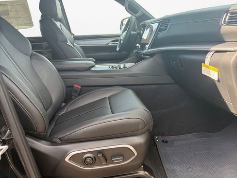 New 2026 Jeep Grand Wagoneer L Limited image 24