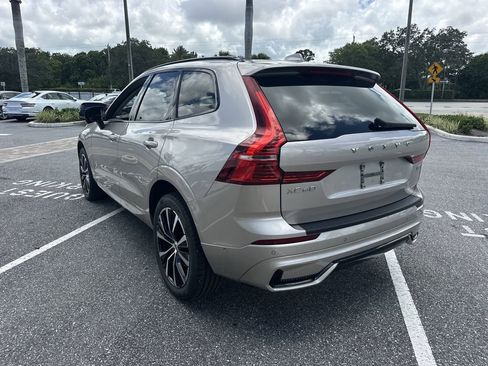 Used 2023 Volvo XC60 B5 Plus AWD/4WD image 9