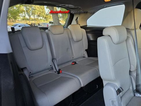 Used 2018 Honda Odyssey Touring image 16