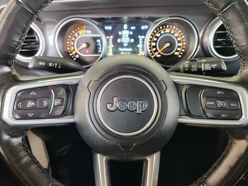 Used 2021 Jeep Wrangler Unlimited Sahara AWD/4WD image 36