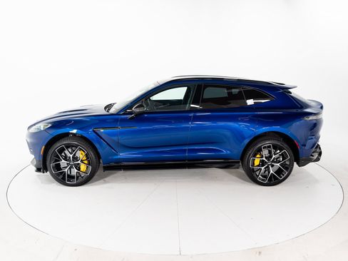 Used 2025 Aston Martin DBX 707 image 2
