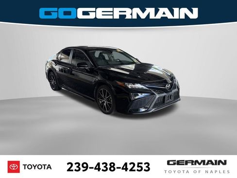 Used 2024 Toyota Camry SE image 11