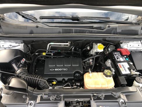 Used 2019 Chevrolet Trax LS image 17