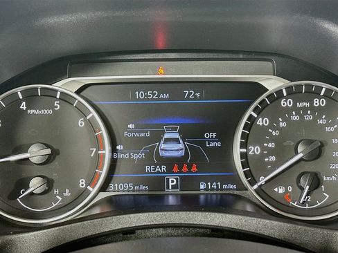Used 2023 Nissan Altima 2.5 SV FWD image 18