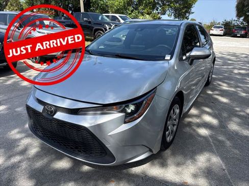 Used 2022 Toyota Corolla LE FWD image 1
