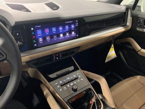 New 2026 Porsche Cayenne image 20