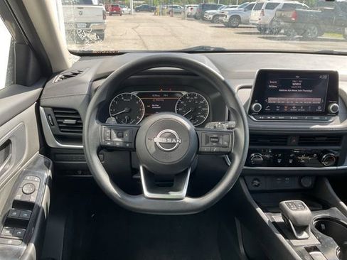 Used 2024 Nissan Rogue S AWD/4WD image 19
