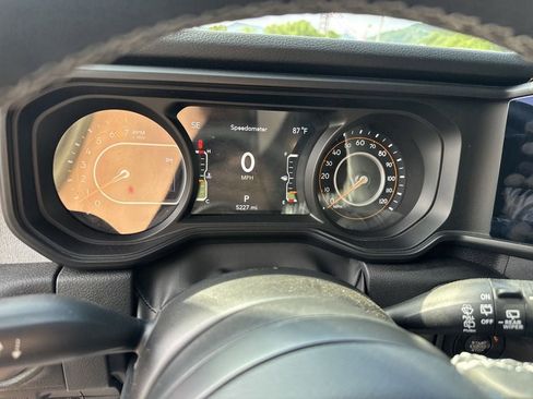 Used 2025 Jeep Wrangler Sport image 16