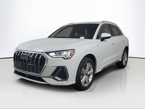 Used 2023 Audi Q3 2.0T Premium Plus w/ Premium Plus Package AWD/4WD image 3