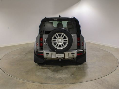 Used 2024 Land Rover Defender 90 S image 4