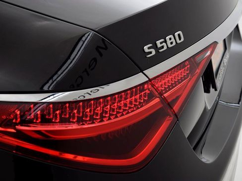 Used 2025 Mercedes-Benz S 580 4MATIC Sedan image 13