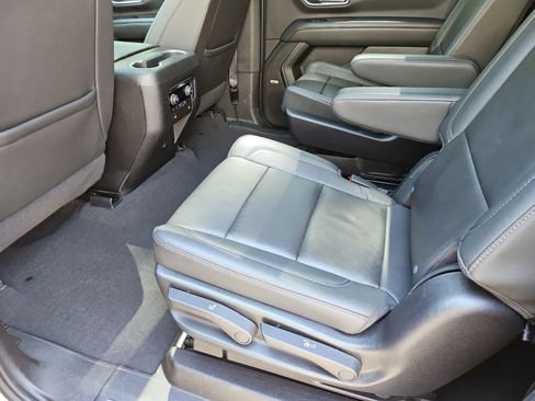 Used 2024 Chevrolet Suburban Z71 w/ Luxury Package AWD/4WD image 34