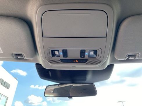 Used 2022 Ford Explorer XLT w/ Equipment Group 202A image 21