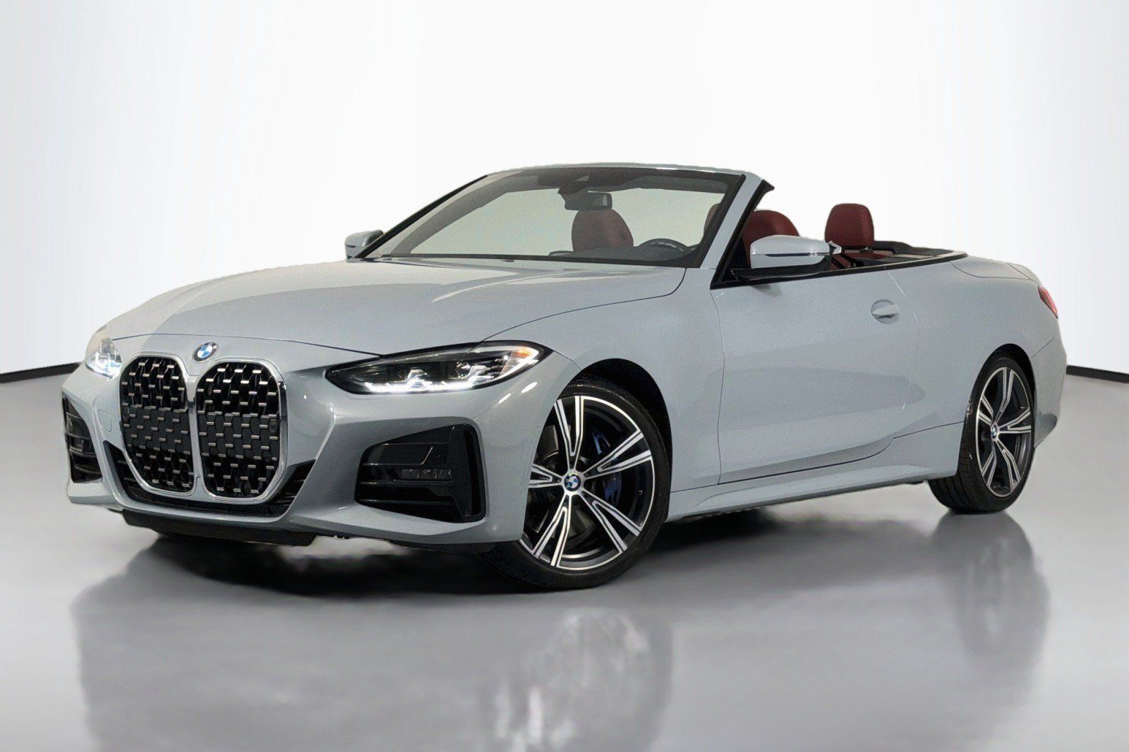Used 2023 BMW 430i xDrive Convertible w/ M Sport Package AWD/4WD image 3