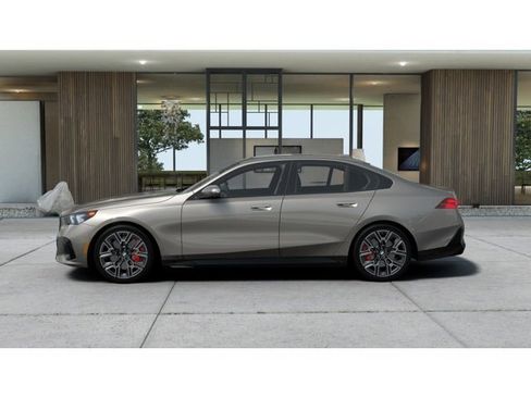 New 2026 BMW 540i xDrive w/ M Sport Package image 4