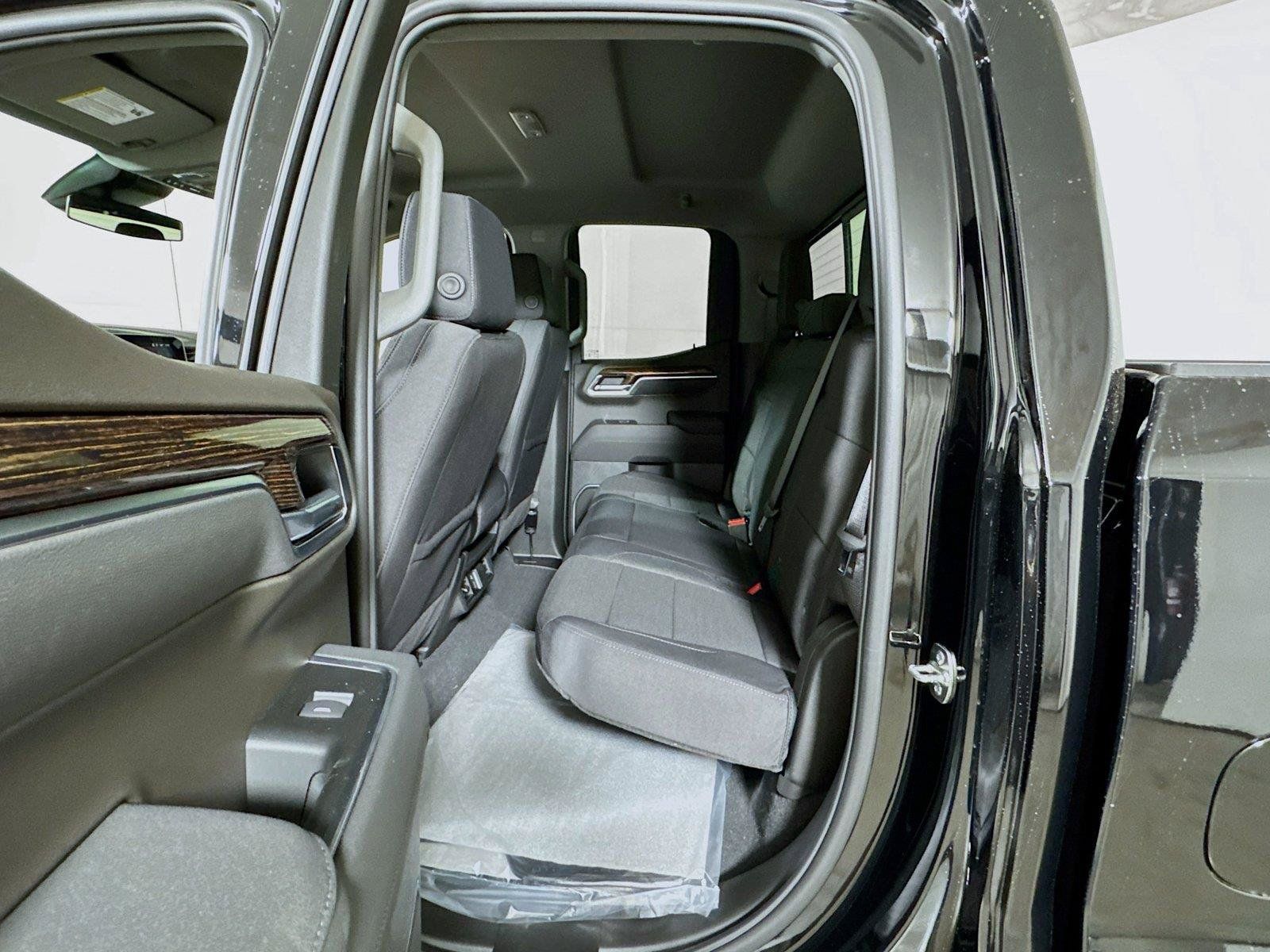New 2026 GMC Sierra 1500 SLE w/ Preferred Package RWD image 13