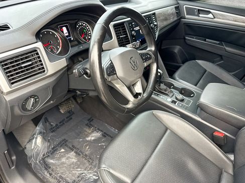 Used 2020 Volkswagen Atlas Cross Sport SE AWD/4WD image 25