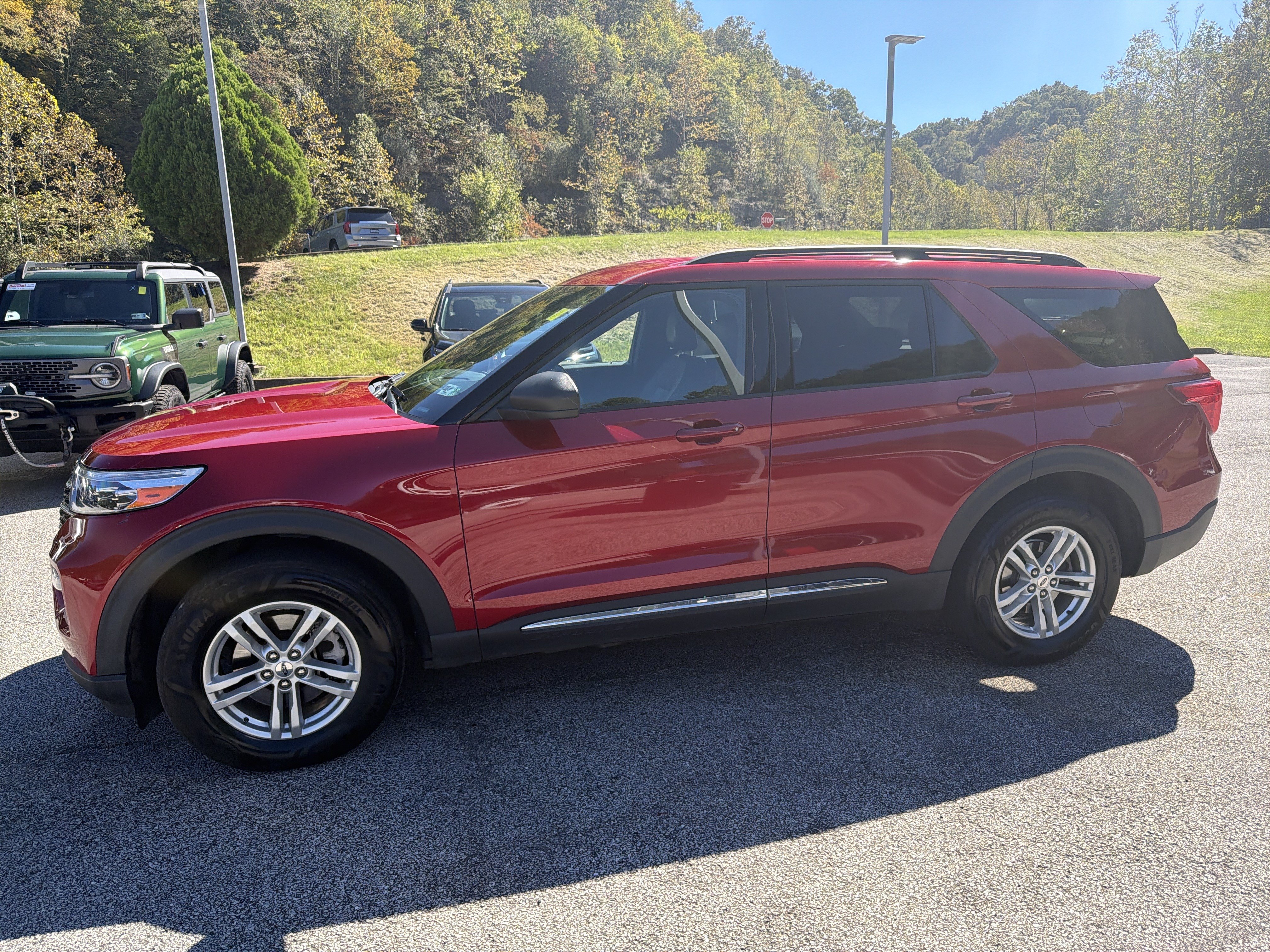 Used 2020 Ford Explorer XLT w/ Equipment Group 202A AWD/4WD image 5