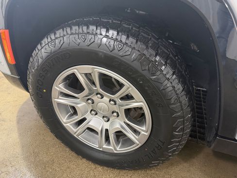 Used 2022 Jeep Wagoneer Series I image 5