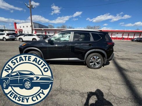 Used 2022 Nissan Rogue SV w/ SV Premium Package image 5