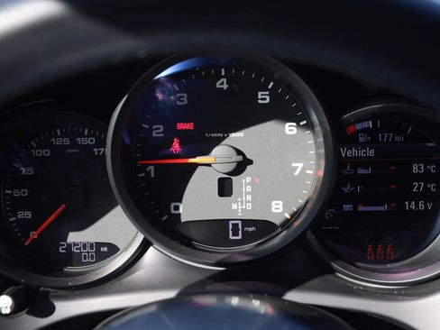 Used 2021 Porsche Macan image 19