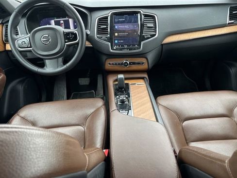 Certified 2023 Volvo XC90 B6 Plus AWD/4WD image 4
