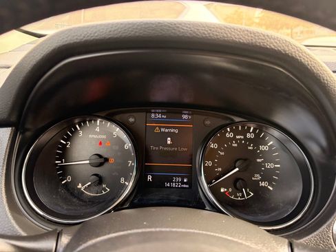 Used 2020 Nissan Rogue SV FWD image 28