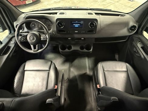 Used 2019 Mercedes-Benz Sprinter 144 image 14
