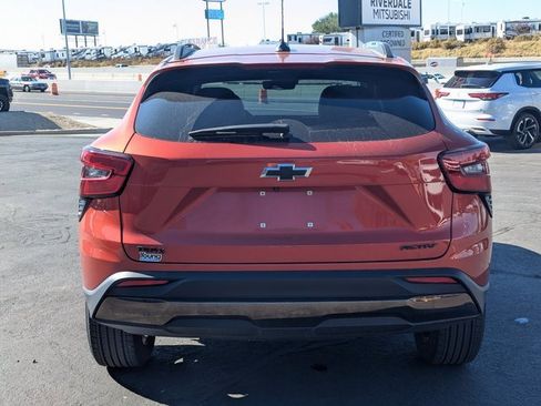 Used 2024 Chevrolet Trax ACTIV w/ Driver Confidence Package image 5