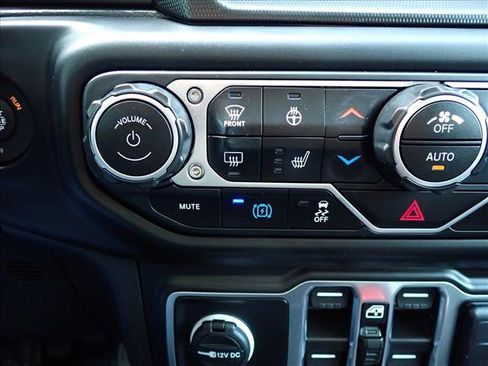 Used 2023 Jeep Wrangler Unlimited w/ Cold Weather Group AWD/4WD image 18