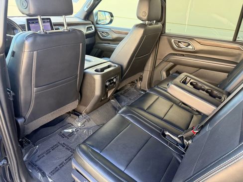 Used 2021 Chevrolet Suburban LS image 15