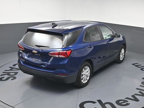 Used 2022 Chevrolet Equinox LS w/ LS Convenience Package image 17