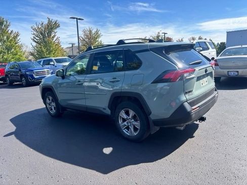 Used 2022 Toyota RAV4 XLE w/ Convenience Package AWD/4WD image 7